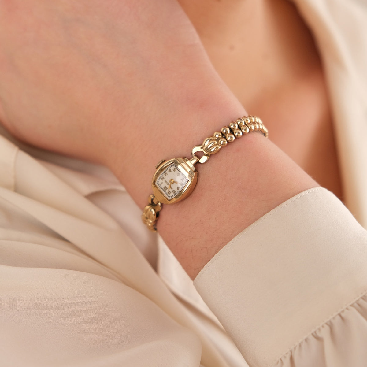 Bulova Ladies Watch Rare Vintage Gold-Tone Stretch Bracelet Gold Plated Bezel Just added to the shop! 1954 Rare Bulova 10k Gold Filled  main image 3