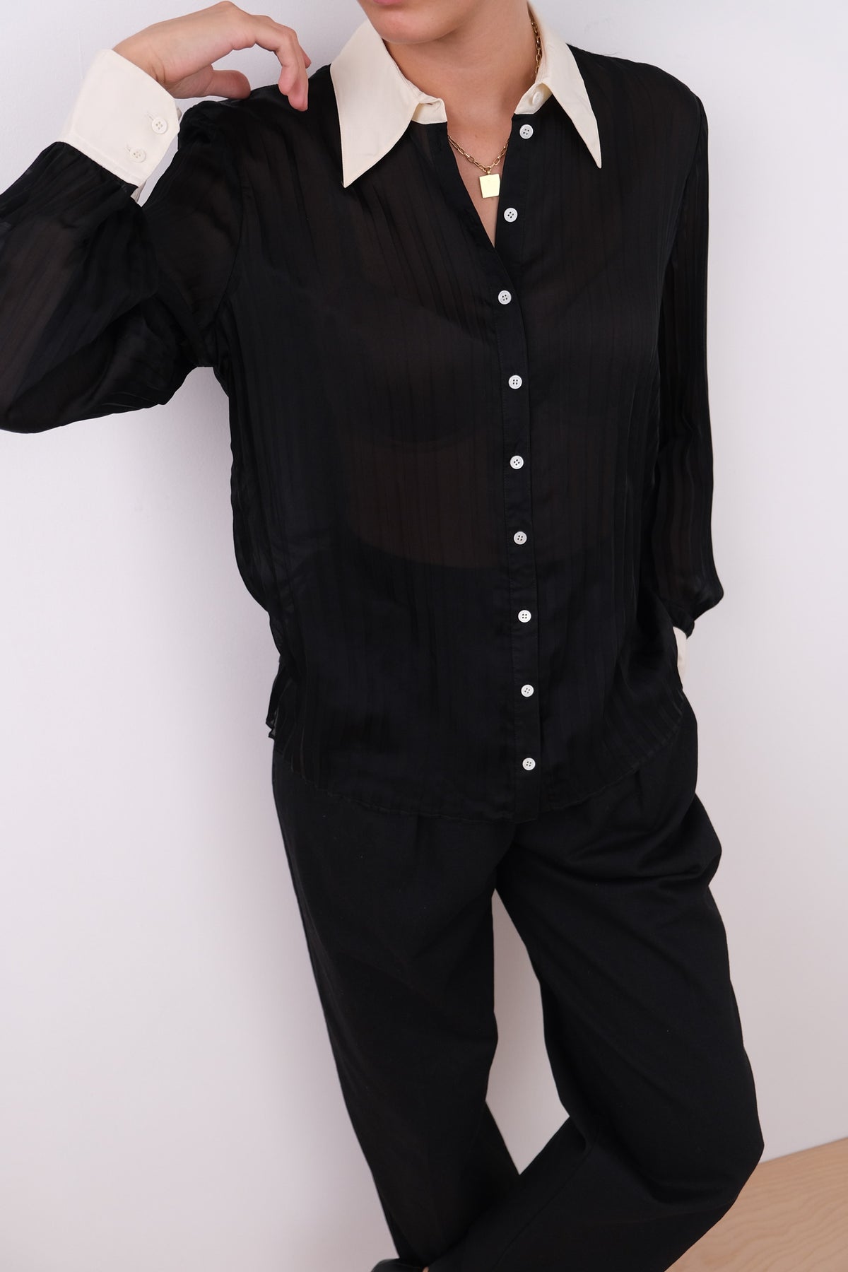 Vintage 80s Jet Silk Blend Contrast Collar Button Up Blouse