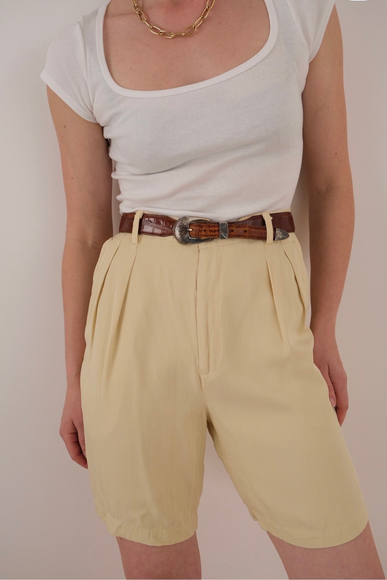 Vintage 90s Banana Silk Pleated Shorts – Hermine