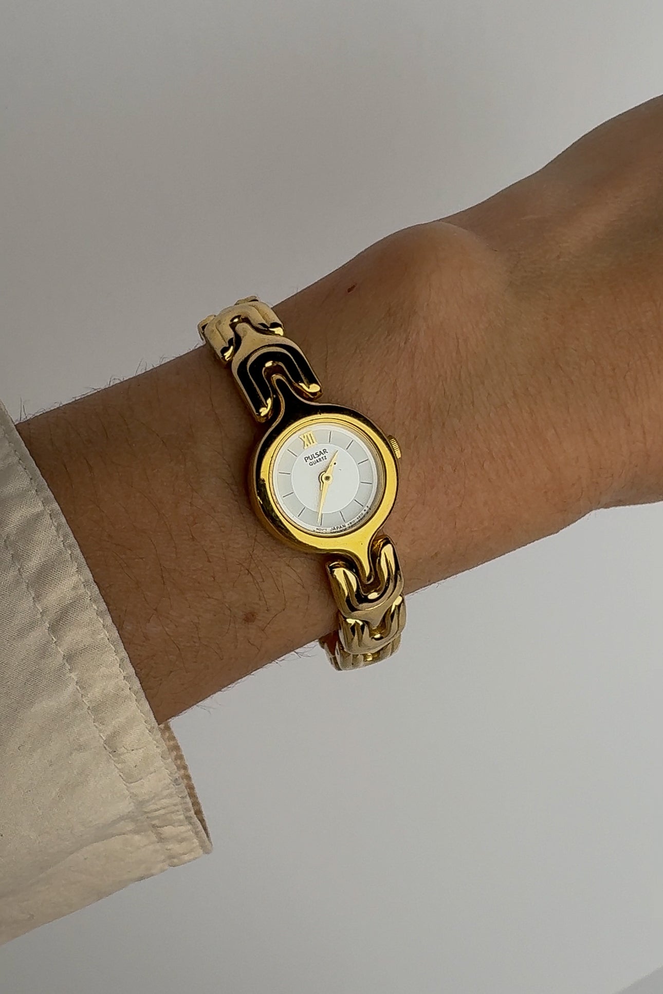 Vintage Gold Tone Pulsar Quartz Bracelet Watch