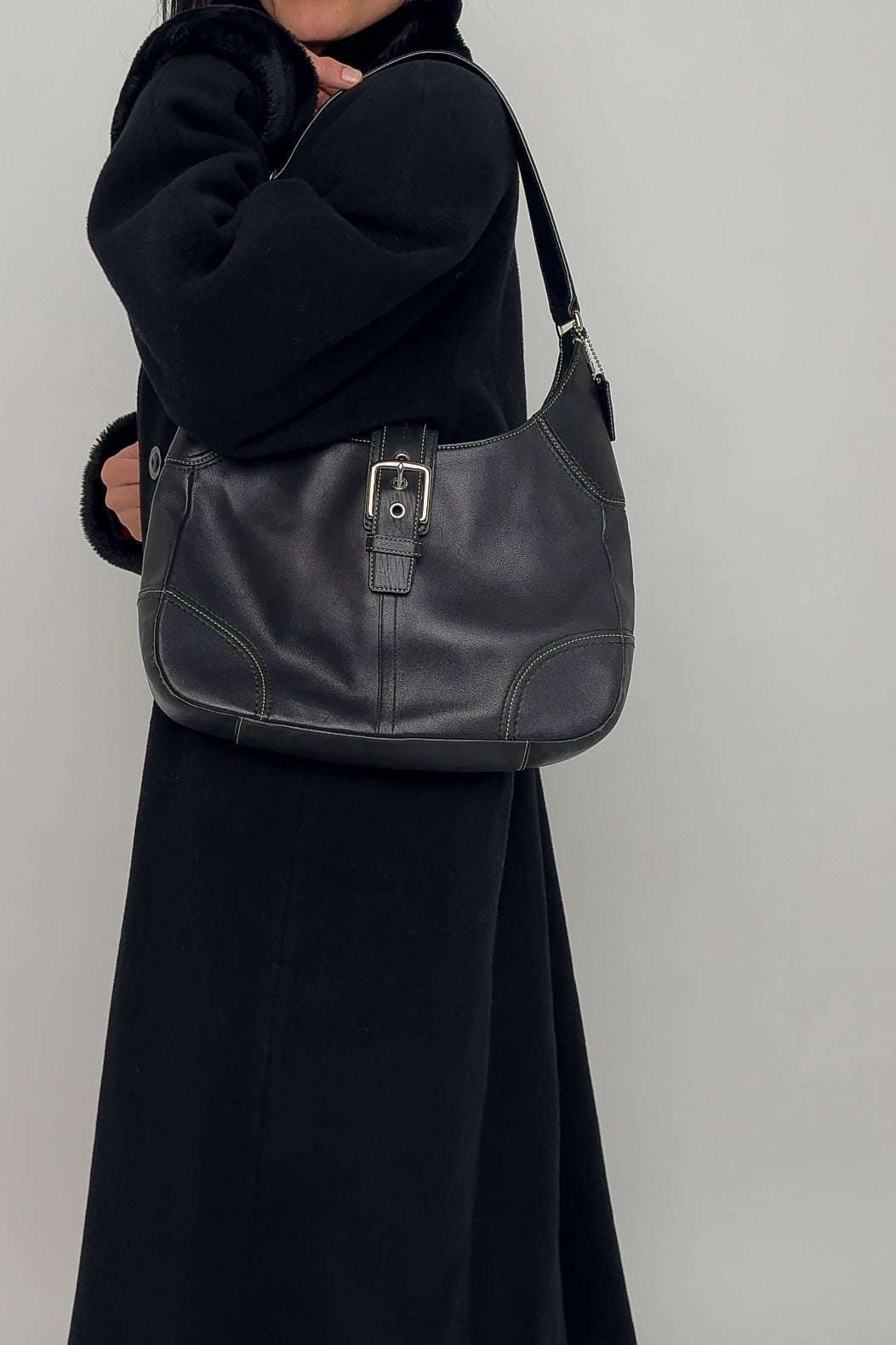 Vintage Obsidian Coach Leather Shoulder Bag