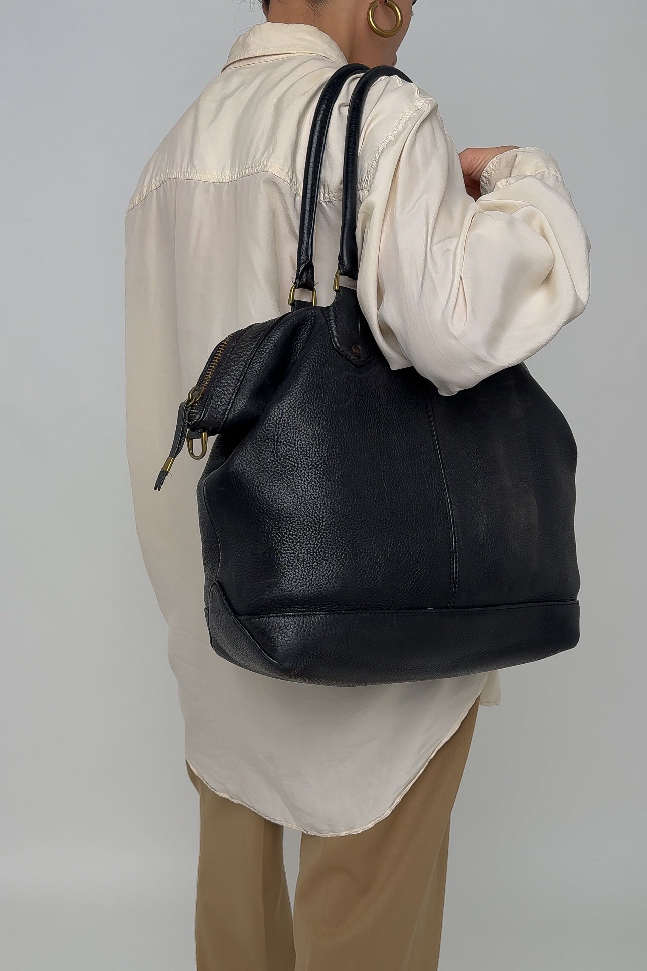 Vintage Obsidian Leather Hand and Shoulder Bag