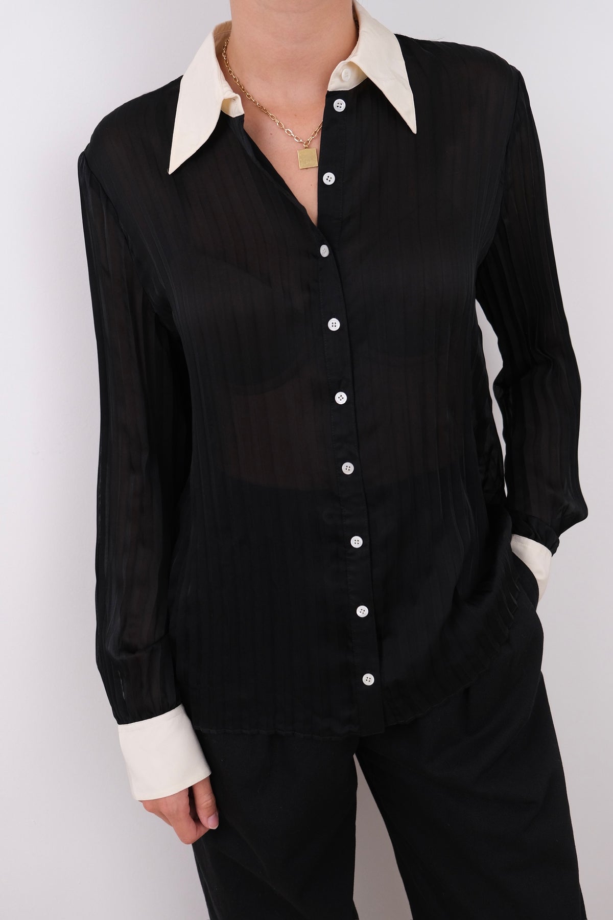 Vintage 80s Jet Silk Blend Contrast Collar Button Up Blouse