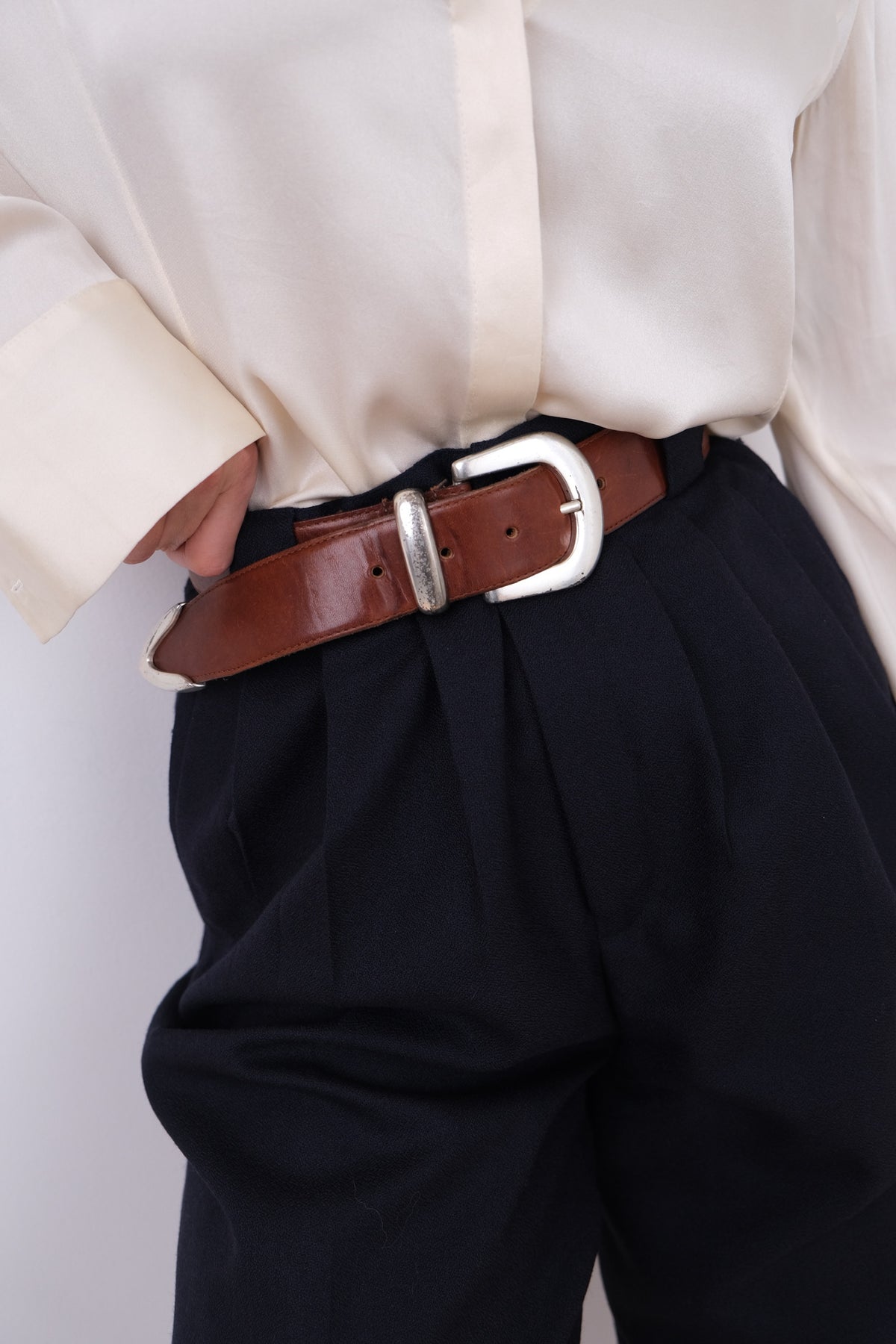 Vintage 90s Chestnut Genuine Leather Silver-Tone Buckle Belt